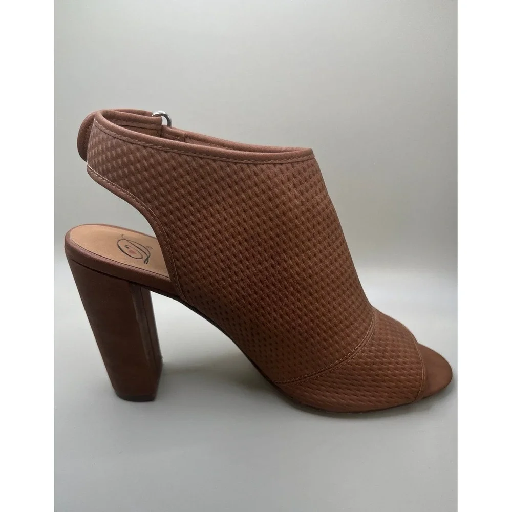 Women's‎ pumps size 7 beautiful quality and condition